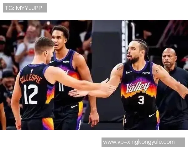 乌度卡称赞狄龙近期状态出色期待他在比赛中展现强烈侵略性 乌度卡称赞狄龙近期状态出色期待他在比赛中展现强烈侵略性