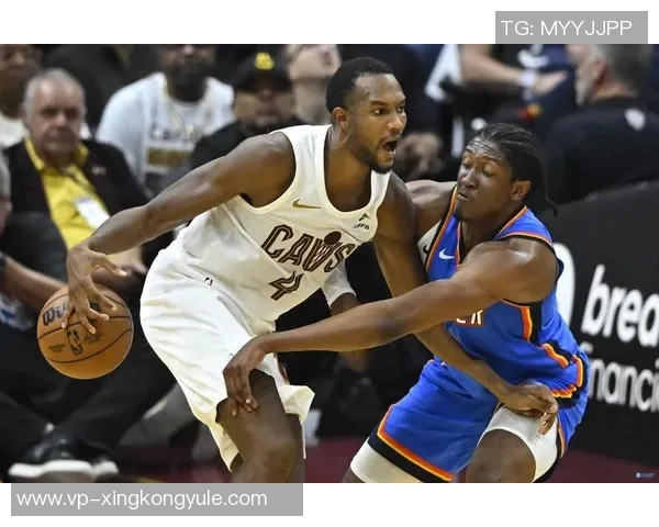 小莫布里表现起伏9投4中贡献14分6篮板6助攻1盖帽 小莫布里表现起伏9投4中贡献14分6篮板6助攻1盖帽