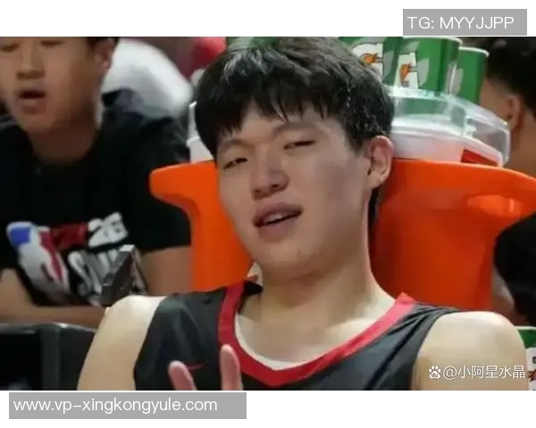 杨瀚森超远三分球惊艳全场成功登上微博热搜榜第九位